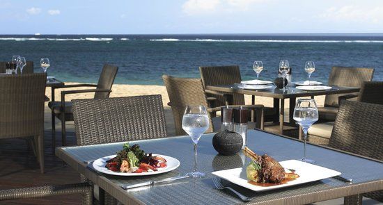 Chess Beachfront Bar